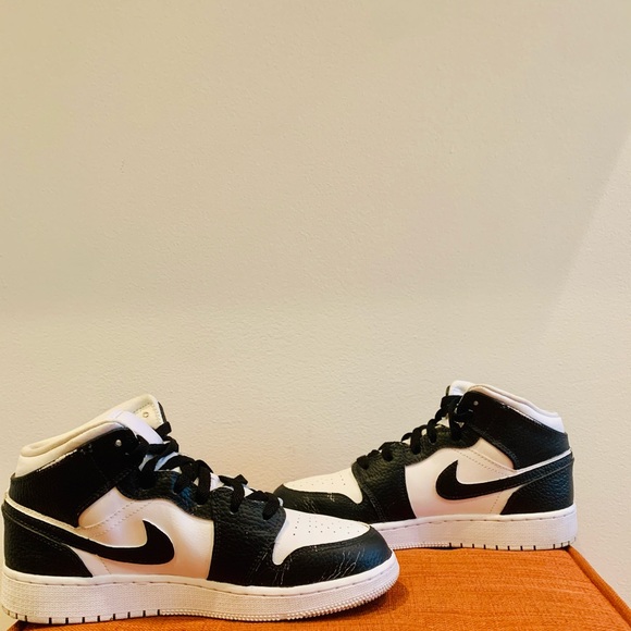 Custom Panda Jordan 1’s - Picture 5 of 5